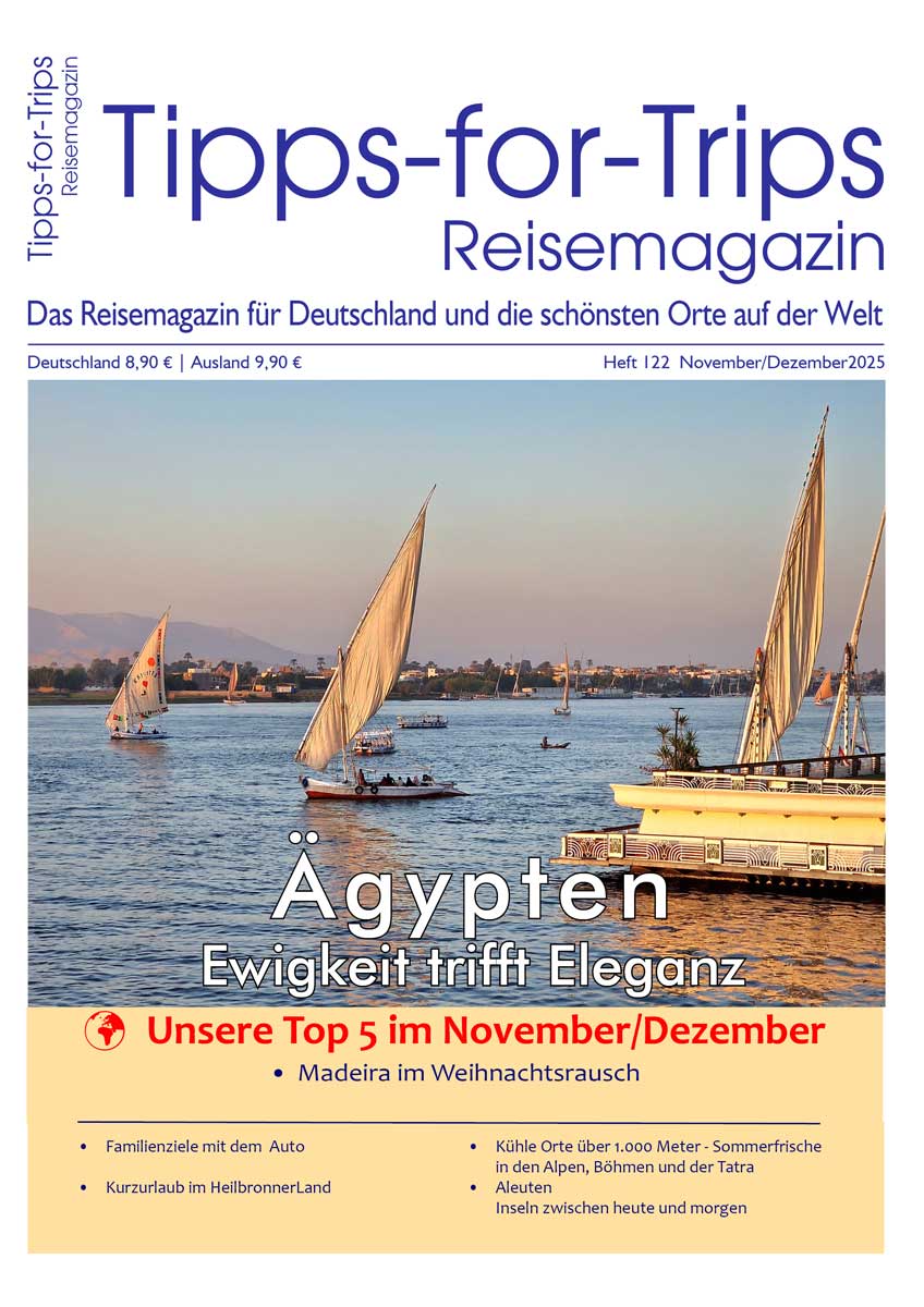 Die Ausgabe November/Dezember 2025 Tipps-for-Treise Reisemagazin 11/12-2025 ,it einem Bild der Corvinsburg in Rumänien
