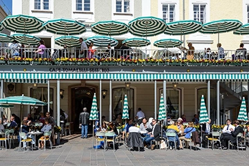 Cafe Tomaselli in Salzburg - Außenaufnahme